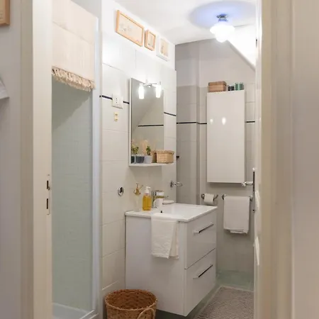 Nina House Apartment *
