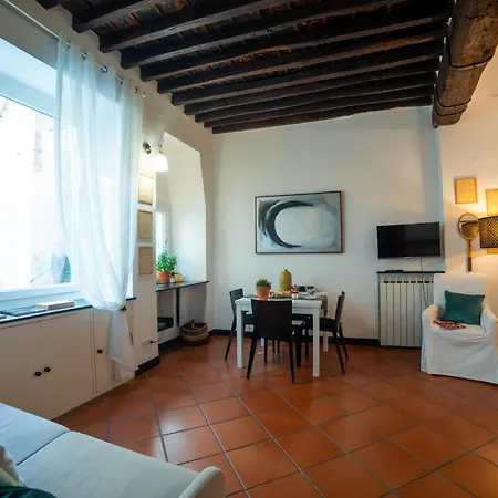 Nina House Apartment *